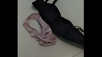 Quay Tay Voi Quan Do Lot Em Hang Xom Bao Ph_