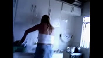 Sula Mostrando A Calcinha Rosa Enfiadinha