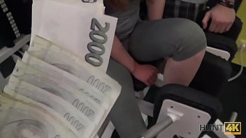 Hunt4k. Allenerò Molto La Tua Fidanzata! - teen, licking, blowjob, fingering, POV, czech, reality, cash, money, hd, cuckold, pick-up, hidden-ca - Video 3641509