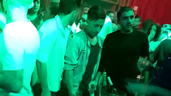 Rodquare Cantando **sale Caliente**