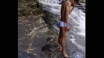 Đụ b_n dòng thác