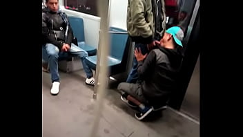 Mamada En El Metro - gay, ma, gay-sex, gay-anal - Video 3550921