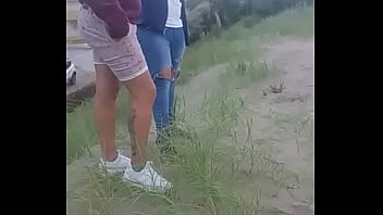 Chica Manoseada En La Playa