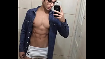 Modelo Novinho Sarado Sunga