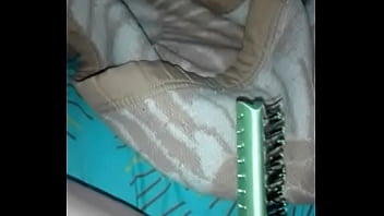 Profesora De Con Su Cepillo