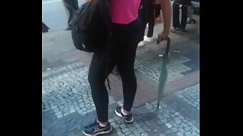 Morena Muito Gostosa De Leg No Ponto Do _nibus- Br