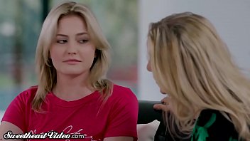 Sweetheart Milf Julia Ann Eats Out Young Lesbian _ Facesits