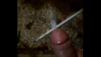 Eyaculando Con Liga En El Pene
