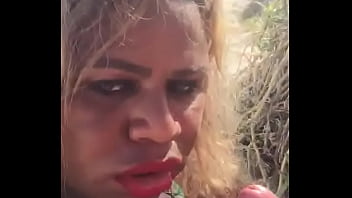 Larissa Close Chupando Rola Em Uma Praia De Maceió