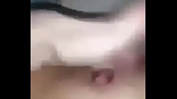 Le Gusta Con El Dedo