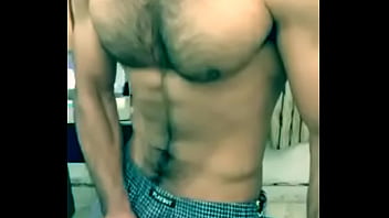 Hombre Arabe Masturbandose