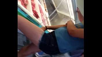 Minha Namorada E A Amiga Dela Na Fila