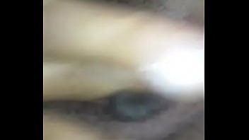 Linda Chica Masturbandose Y Asiendo Squirt