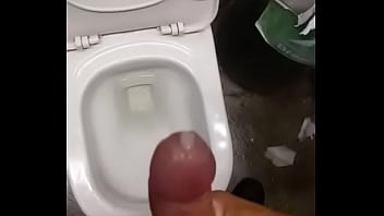 Batendo Uma Rapidinha No Trabalho.