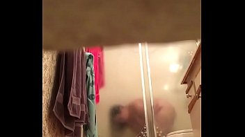 Secretly Recording Bbw Showering