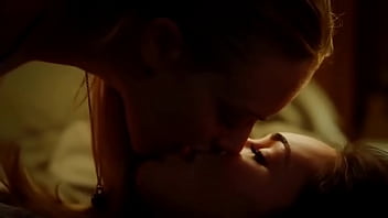 Megan Fox And Amanda Seyfried - lesbian, kiss, tongue - Video 3545309