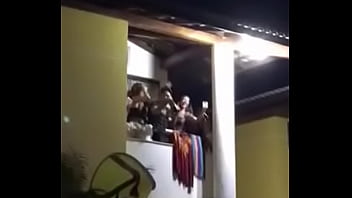 Tomando Banho De Chandon Em Porto