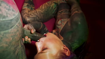 Anal Cumshot Bedroom Fuck With Tattooed Dreadgirl Atporn