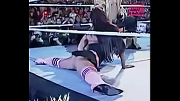 Melina Splits.