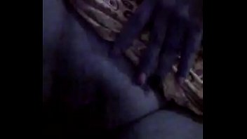 Se Toca Mientras Ve La Tv