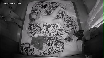 Os Pais Colocaram Uma C_mera No Quarto Para Verem Sem T_m Ratos E Não Acreditaram No Que As Suas Duas Filhas Aprontam Quando Ficam Sozinhas