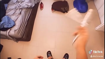 Corno Girando Sua Faquinha Com Fogo No Rabo