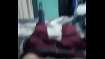 Un niño meco de 18 años se masturba