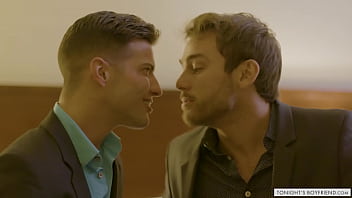 Casey Everett Is Tonight' Boyfriend