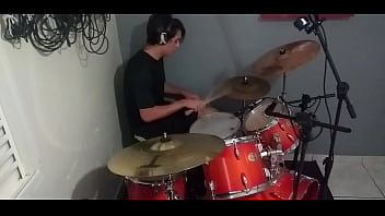 Lambert Fudendo A Bateria Ao Som De Drag Me Down