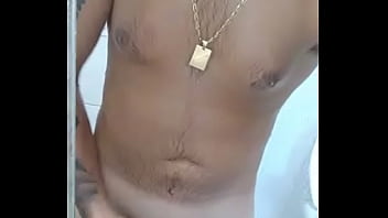 Badanha, Batendo Uma E Mostrando A Pica Pra Gata.