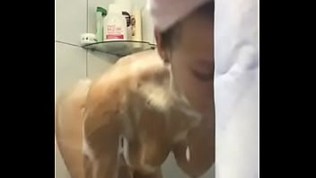 Mamasota Hermosa En El Baño