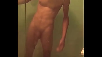 Moreno Roludo Flagrado No Banho