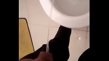 Mi Primo Me Manda Video Meando Para Que No Cuente Que Es Gay!