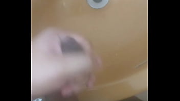 Punheta No Banheiro - punheta, gozando, soloboy, banheiro, quase - Video 3598370