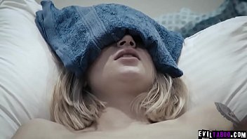 Perverted Doctor Donnie Rock Gave His Sexy Teen Patient Arya Fae A Nice Sponge Bath Then Slowly Fucks Her Tight Teen Pussy.