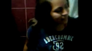 En El Baño Con Mi Amiga