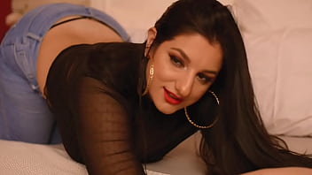 Culona En Jeans Latina Bigass Big Boobs Pawg Chubby