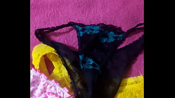 Las Pantys De Mama ...cuando Esta Trabajando