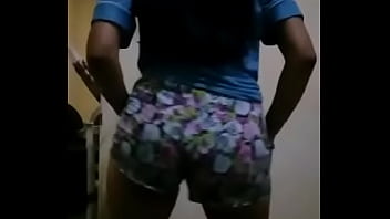 Novinha Gostosa Rebolando Sem Calcinha