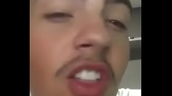 Novinho F_rtil Mostra Sua Encantador L_ngua Doce