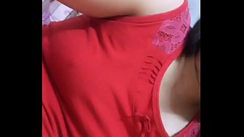 Ph_̀n ti_́p của vợ ch_̀ng đang nghịch nhau bị con bắt gặp (3)
