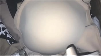 Batendo Punheta Escondido Com O Sutiã Da Tia Peituda Sem Ela Saber