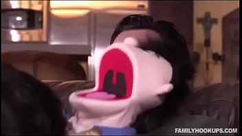 Amature Muppet Gets Cock Sucked