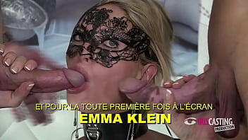 Emma Klein Superbe Femme Prise Par Deux Hommes