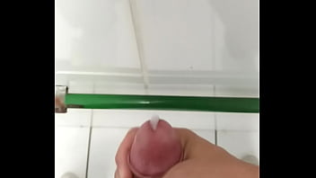 Gozada Gostosa No Banheiro - porn, cumshot, cum, sexy, creampie, masturbation, dick, soloboy - Video 3482402
