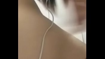 Petite Filipina Fingers Wet Pussy On Cam