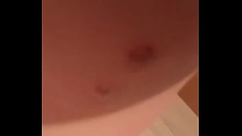 Sunt _mpușcat Cu Un Pistol Airsoft In Pulpa Provoc_nd _mi O Rana