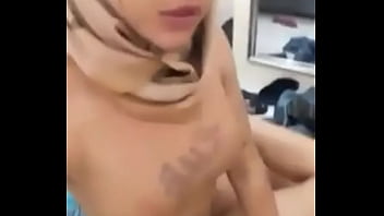 Muslim Indonesian Shemale Get Fucked By Lucky Guy