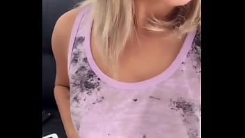 Mulher De Corno Se Oferece