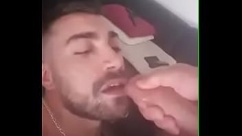 Faciales Y Mucha Leche De Macho